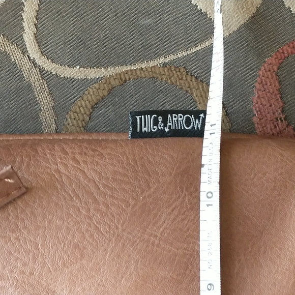 Brown twig and arrow cross body purse - Picture 9 of 9